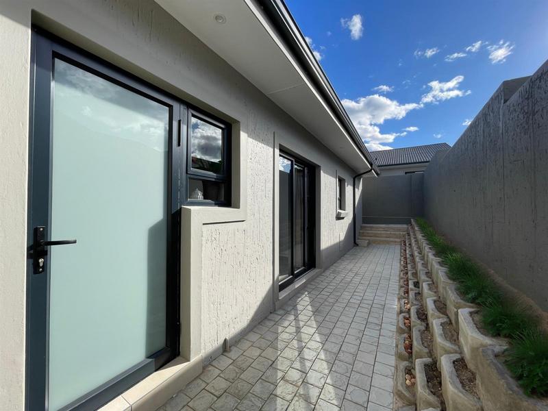 2 Bedroom Property for Sale in Tergniet Western Cape